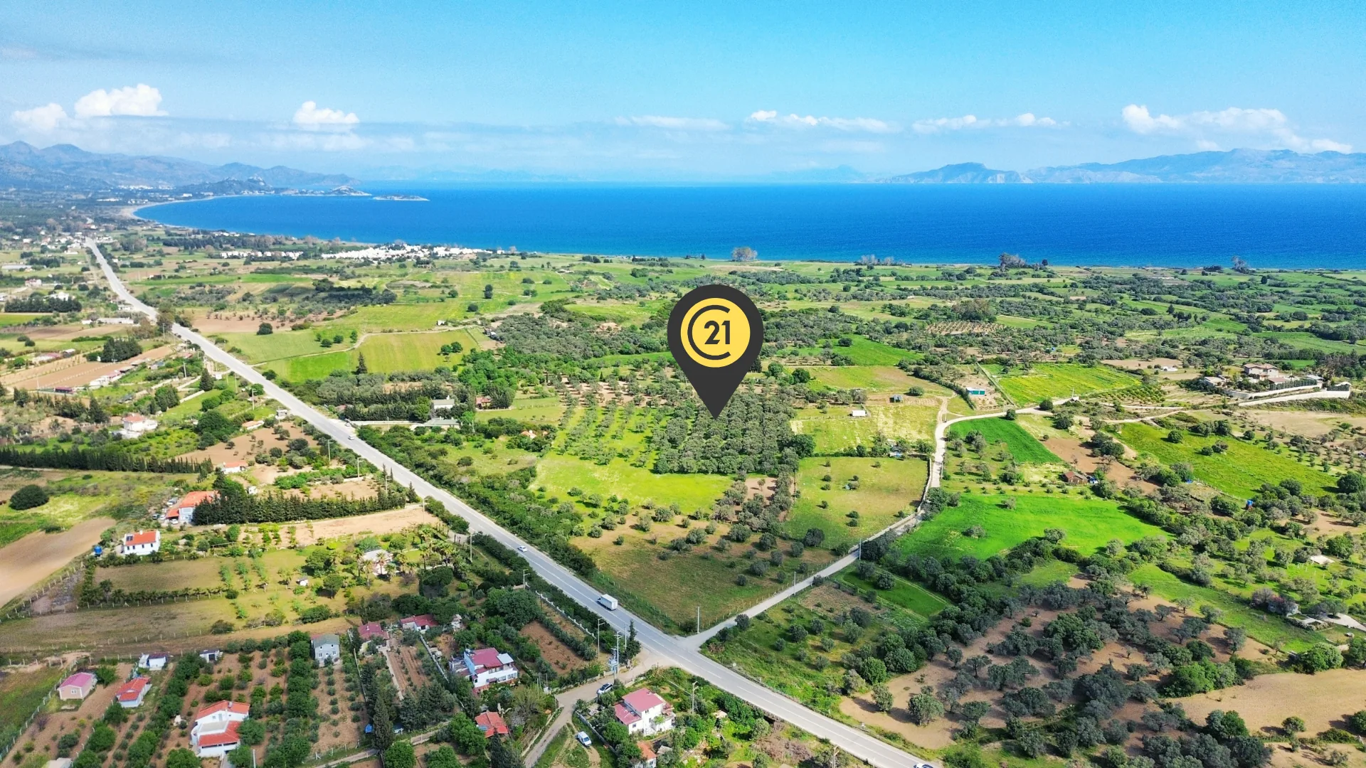 Datça Kızlan'da Ana Yola 85 m, 8.051 m² Tarla 1/2 Hisse