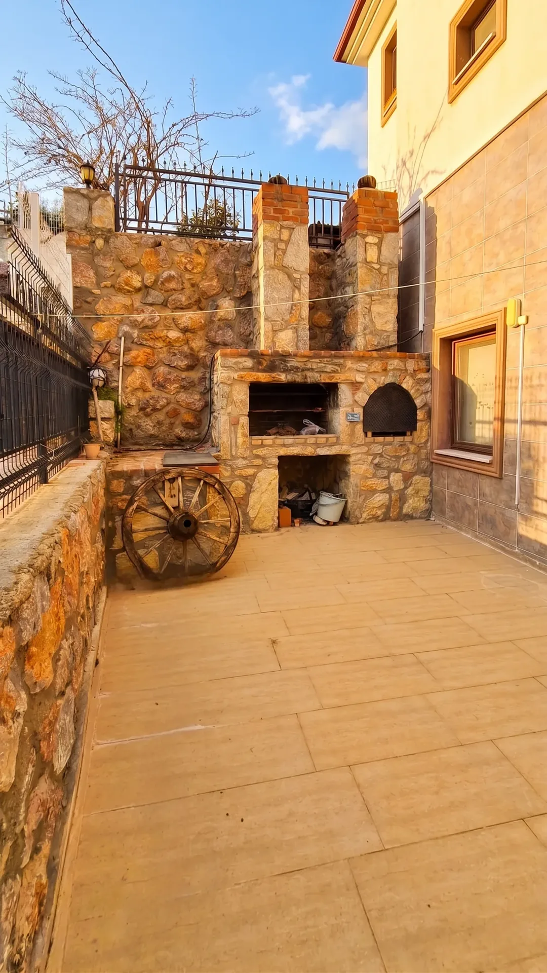 Datça'da 714 m² Arsa İçinde Havuzlu Tripleks Villa 4