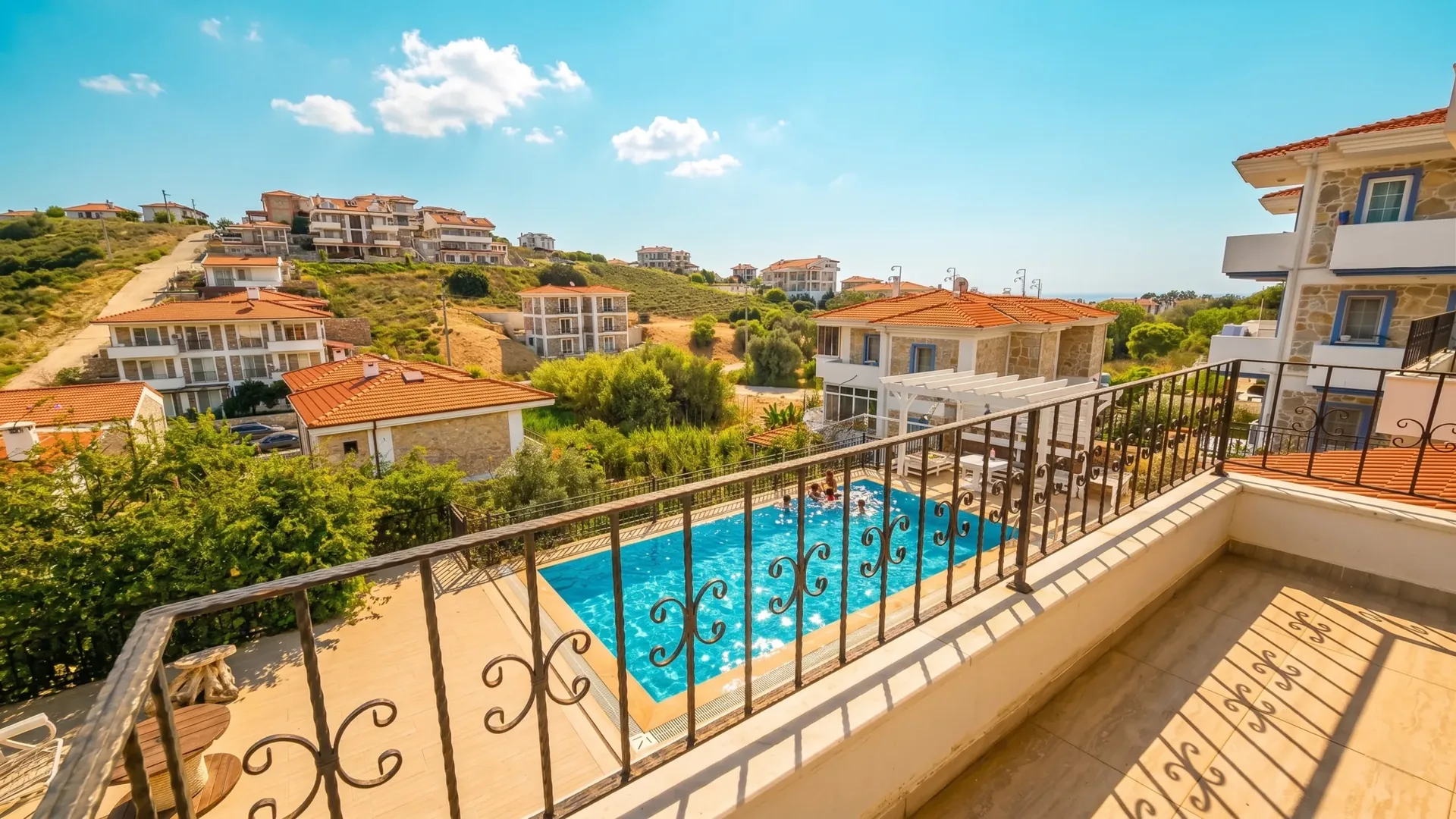 Datça'da 714 m² Arsa İçinde Havuzlu Tripleks Villa 5