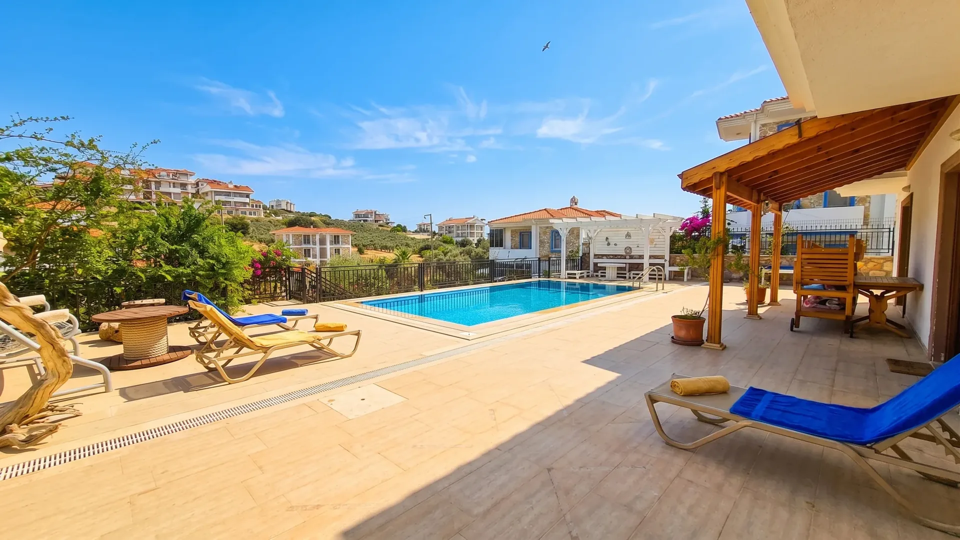 Datça'da 714 m² Arsa İçinde Havuzlu Tripleks Villa 27