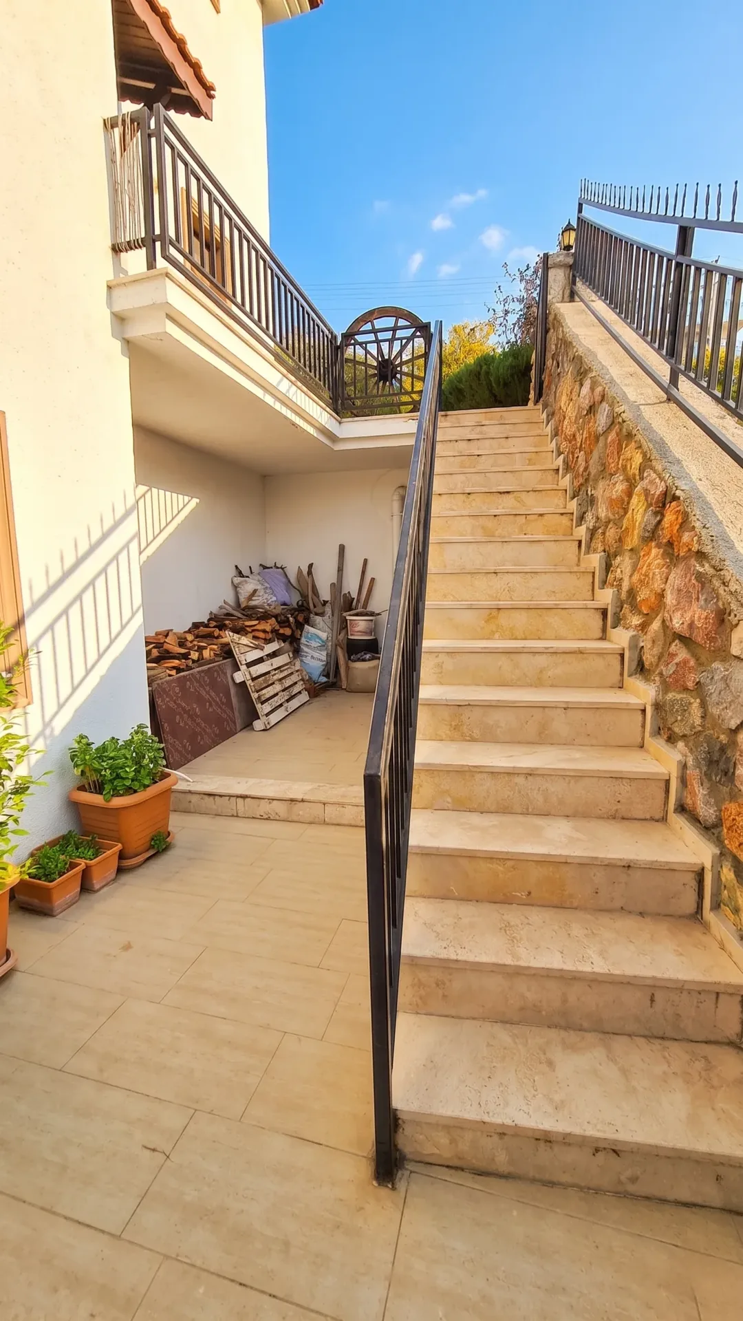 Datça'da 714 m² Arsa İçinde Havuzlu Tripleks Villa 15